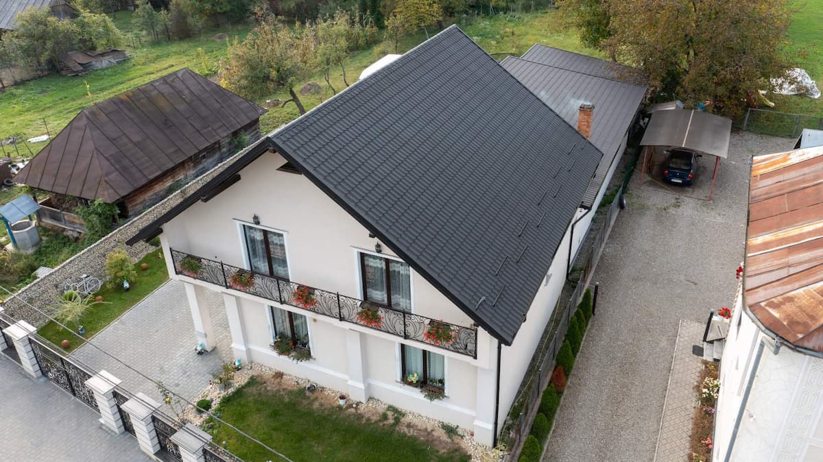 Acoperișul în 2 ape - clasic și versatil: de la idee la construcție pas cu pas